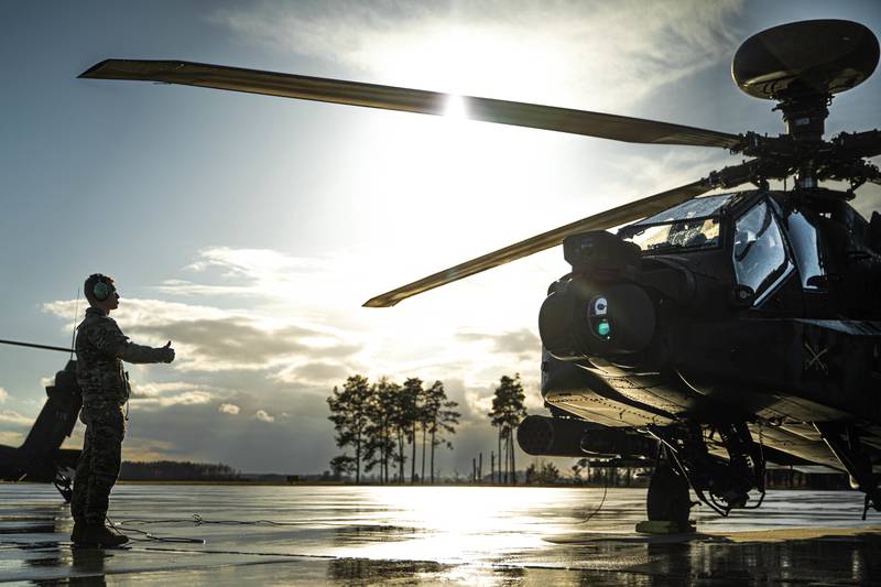 U.S. soldiers participate in a training exercise alongside Polish service members at Powidz, Poland, March 15, 2023.